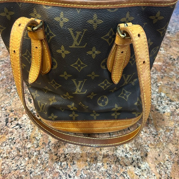 Louis Vuitton Monogram Bucket Bag
Authentic - Picture 3 of 8